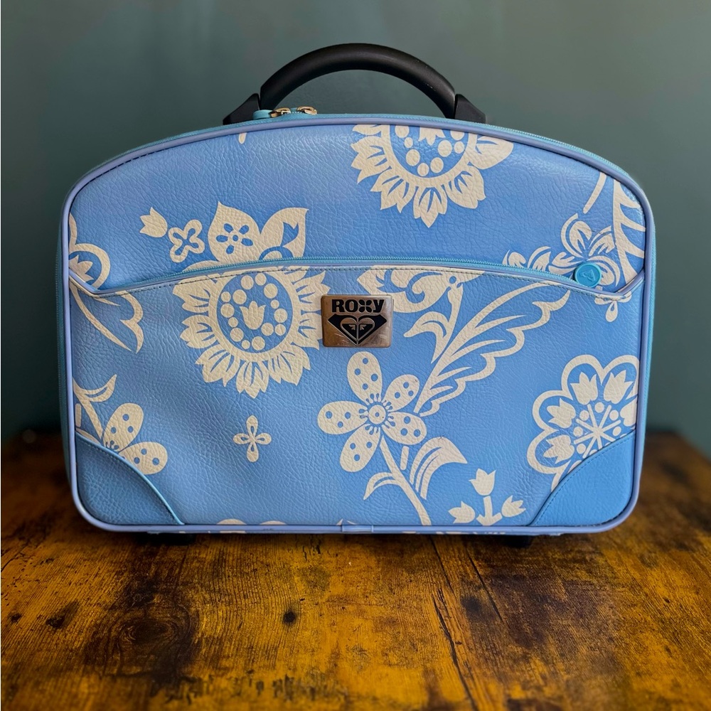 Vintage Roxy Light Blue Carry-On Suitecase